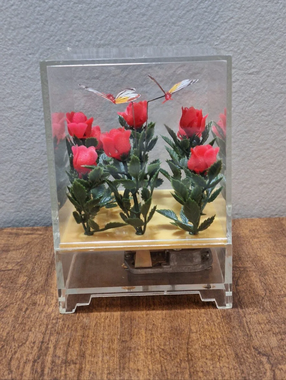 Vintage 1970s Aryclic Lucite 5 Inch Butterfly Pink Roses Music Box Works Retro